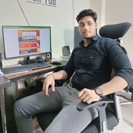 कर्मण्येवाधिकारस्ते मा फलेषु कदाचन।
मा कर्मफलहेतुर्भूर्मा ते सङ्गोऽस्त्वकर्मणि॥