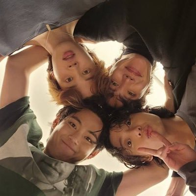 pjmlovebot_mp3's profile picture. ⌕ ˒ 𝗽𝗹𝗮𝘆𝗶𝗻𝗴 : 𝗓𝖾𝗋𝗈 𝗈'𝖼𝗅𝗈𝖼𝗄 🇨🇦 2019 army