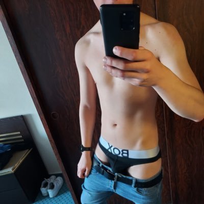 firebttm's profile picture. 🌈