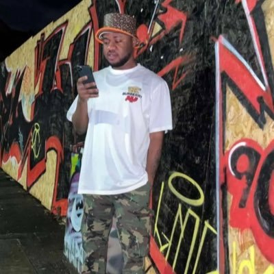 Andrew01959804's profile picture. 