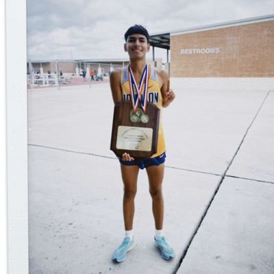 JosueHuitron25's profile picture. 🏃|C/O 2025 | Lyndon B Jhonson | Varsity T&F-XC | 1600m 4:38.50| 3200m 9:52.86 | 2000msc 6:35.77 | 5000 15:47.30 | 800m 2:10.18 | Rangel Cross Country (RXC)