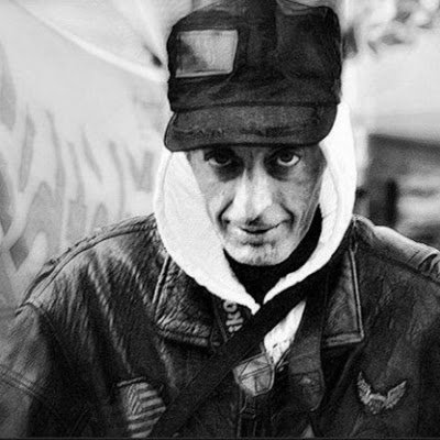 DonnadieuRemy's profile picture. Photographe :  Rémy Donnadieu a étudié l'art, la BD, la photographie, l'écriture, la peinture et a reçu des formations d'ébéniste et de projectionniste.