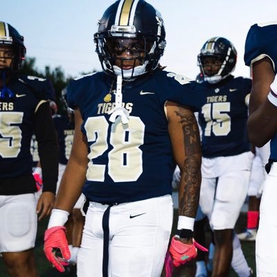 Chaseo2k's profile picture. Running back 3.9 GPA /5’8 180/ CO 2024/ Student of the game 💥