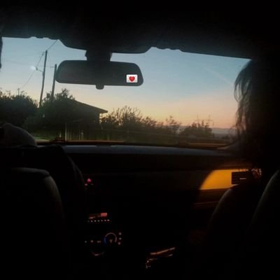 apostoliakark's profile picture. ✊🏻✊🏾