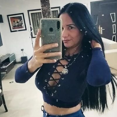 tengo 46 años !!! enamorada de la vida... con ganas de conocer personas con sus virtudes y defectos .. soy amable cariñosa respetuosa