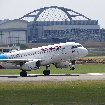 Im a planespotter from Denmark.
Camera: Sony DSC-HX400V.
Location: Copenhagen International Airport.