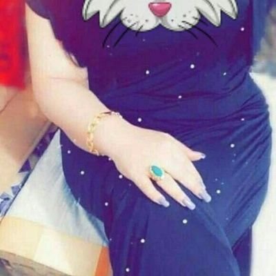 ساعلمك كل فنون العشق
لأنك سيدة النساء ونبض قلبي
وكل حرف من حروفي ينطق باسمك
فهل هذا يكفي.....
تعالي لبدء المشوار الى عينبك
الى سحرك وجمالك ودلالك
ياحديقة