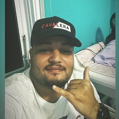 Acredito que o grande segredo da vida é simplesmente aceitá-la assim como ela é...
Papai do Enzo 👶💙