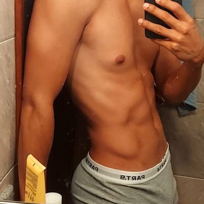 Passivo, discreto e bem safado! Vem que tem, bora gravar um vídeo juntos 😏