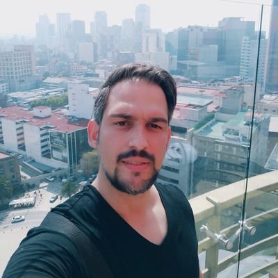 lcarcases's profile picture. 