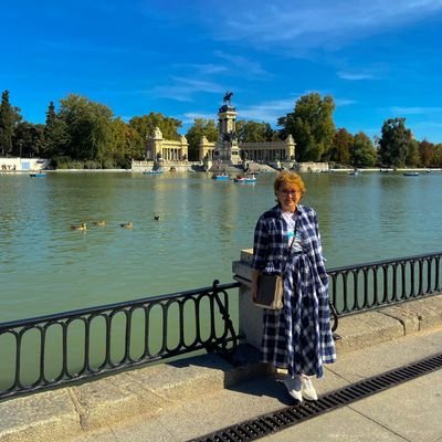 lora_il's profile picture. 