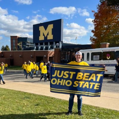 Christian, Husband to Kimberlyn, Father to Everett and Nora, MBU Grad, Former D3 College Baseball Player, Detroit Sports Fan, Go Blue, Heja BVB!