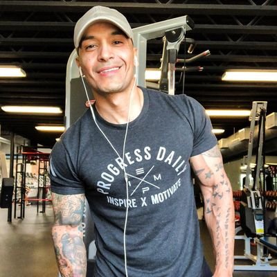 HenryAvalos2000's profile picture. Happiness is free 😍