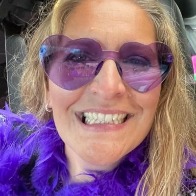 Wife of a firefighter 🚒mom to two 👨👩👧👦 food network junkie. No DM’s