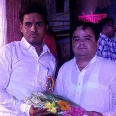 दिखाबा ओर'' झूठ '' बोलकर व्यहार बनाने से अच्छा है,
सच बोलकर दुश्मन बना लो ।तुम्हारे साथ कभी बिश्वास घात नही होगा! ph-9926263201( journalist @naiduni newspaper)