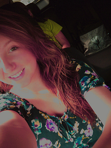 DM_courtney's profile picture. 