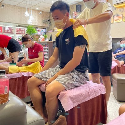 0981415848's profile picture. #169/68/15/3指 推X不是個簡單的地方 什麼都看感覺 沒錢就=沒感覺 不帥也=沒感覺 真的是微健身