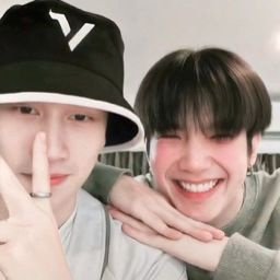 mispapisBTS1's profile picture. 