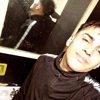 ThomiDlz's profile picture. 22.