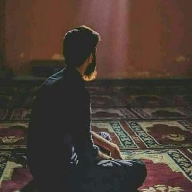 NasssedAljoaied's profile picture. لا تبدأ بكُره نفسك لتبدو كشخص جيد.