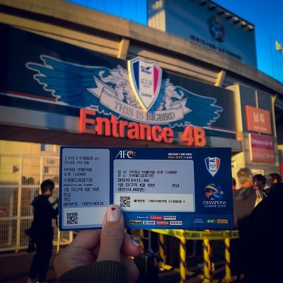 🤍grulla:22 / 💙zelvla:50 / 💙montedio:23 / 今季はコンサドーレ現地が多め⚽️ / 元は🦌サポ/ 関東民✈️ / フッ軽🐾 / パッキング苦手な人🧳 / ゲーフラ手塗り派🎨 / 基本お会いしたことある方のみフォロバしてます🌼