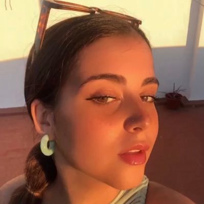 ✌🏽