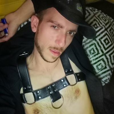 Rád podržím parádní klade... Poradna šukačka se vším co k tomu patří... Čubka pro tebe...