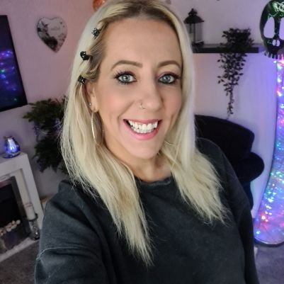 lozzah79 Profile Picture