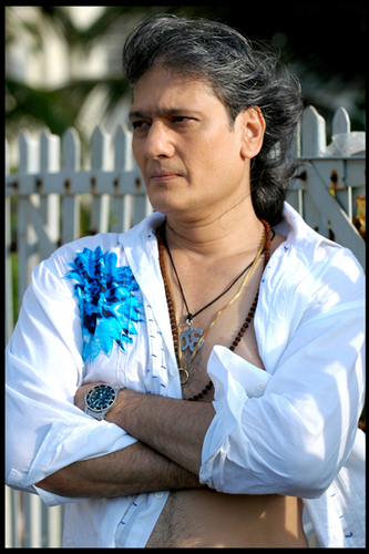 born '58........bred in the valleys of Panchi, Mahbi existing.....surviving in our MUMBAI.