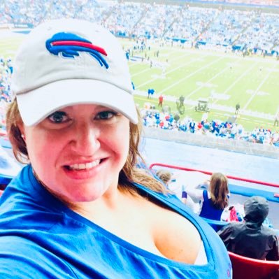 BACK IN BUFFALO! #BillsMafia 💙❤️🦬 #Ally🌈, Florida State Alumni, dog mom, lawyer, & sucker for unlikely animal friendships