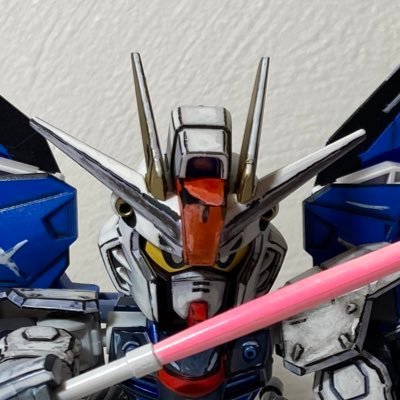 コロナ禍でガンプラにハマりました。仕事が忙しくなかなか作れませんが、ゆっくりやっていきます。塗装はガンダムマーカーを主としています。最近はパステルを使っています。承認欲求の塊です。気楽にフォローしてください。いいね、フォローがあると、やる気出ます！