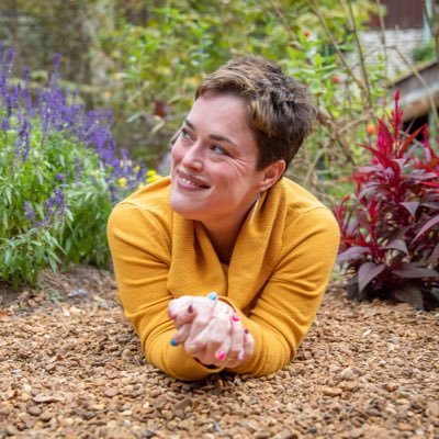 lindsovershares's profile picture. Momma. Enneagram 2. Local ☕️ Lover. Nap Taker.