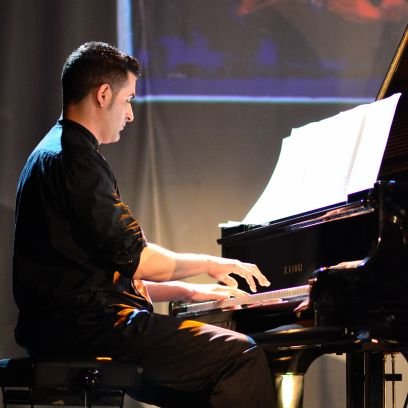 Profesor de Lenguaje Musical y Fundamentos de Composición.
Músico. Compositor y arreglista.