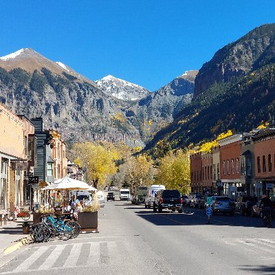 Librarian at Wilkinson Public Library, Telluride, CO. Avid cook, gardener, musician, and trad music fan!