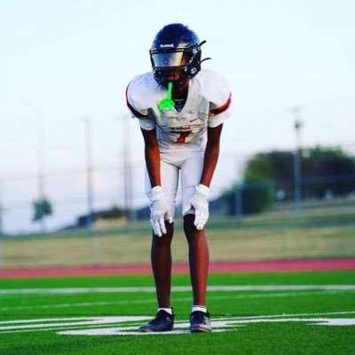 c/o 25’|WR/DB💨.| 5’11 138lb . |Manor high 🖤❤️ | 40 time 4.7 |