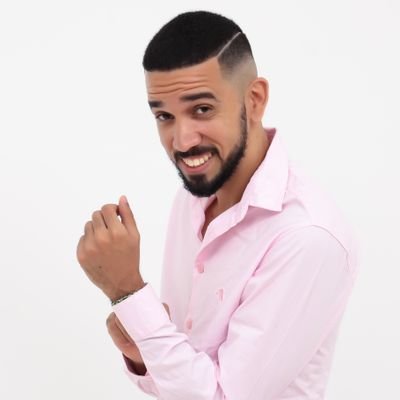 🌎 Ouvido em +84 países no Spotify!
🎤 Compositor e cantor de Reggaeton!
 CEO-Fundador da @ReggaetonBr (https://t.co/NicKZ2LaeB), Podcaster, Eng. Computação!