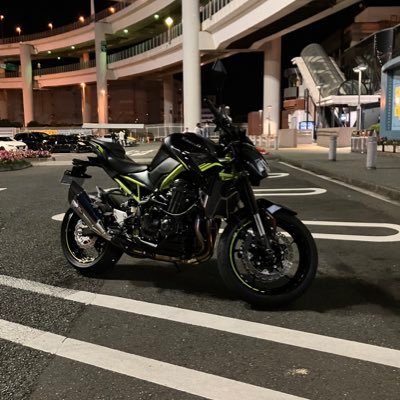 ジェットスキー、バイクは、Kawasaki一筋。ジェットはウルトラ310LX、バイクはz900乗ってます。今年でKawasaki歴24年。音楽は、メタルが好み。結構メタルオタクかも。メタル歴25年かな、、