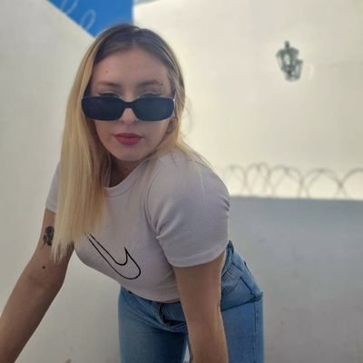no me rompan las pelotas 

ig: alina_coudron