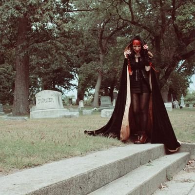 25 year old emo, nerdy, stoner.
I love art, concerts, books, movies, anime, oddity stuff, true crime, and cryptids of all sorts.
18+ only on here please ♡♡♡♡