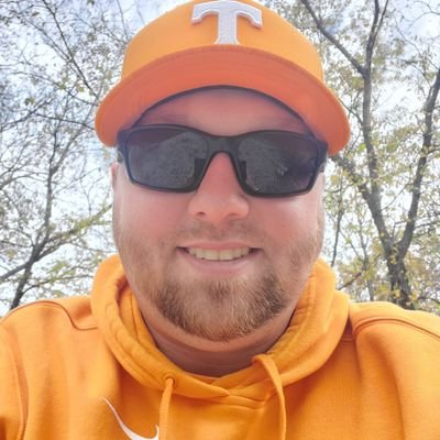 just your normal guy that loves sports. tweet alot about PGA tour Chiefs. Royals. Vols. Golf addict.  any other sport I come up on