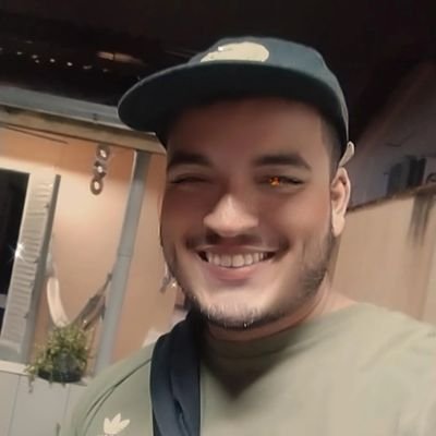 OtacilioCesarS's profile picture. 26 anos, sedentário, alcoólatra dos finais de semana,
eterno universitário de TI