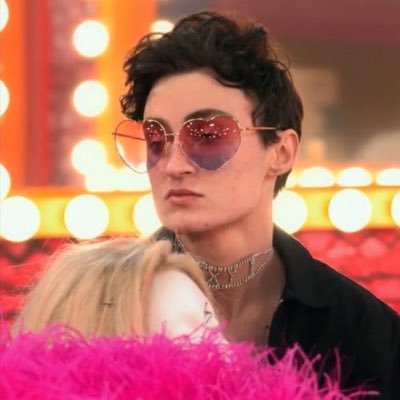 baileyffrancis's profile picture. holly & jim said my aesthetic is “cool dork”