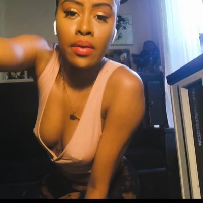 anti social extrovert🌻,small island gyul 🇰🇳,licensed mango bandit 👅 😉