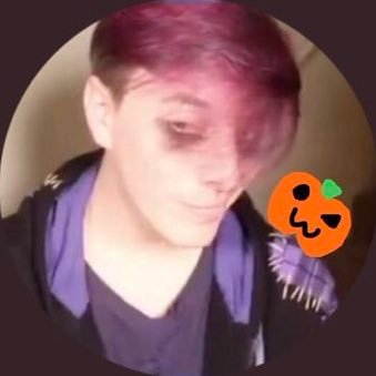 AveryyRayne's profile picture. 🧡 I am the ace lesbian disaster the media warned you about | ❤️ theater major | 🤍 absolute nerd | 💕 12/15/22 | 💜 current brainrot: Owl House