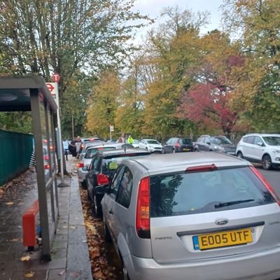 Documenting problematic parking, dangerous driving & car culture in Lewisham, SE London. Celebrating green shoots of progress #activetravel #ClimateSafeStreets