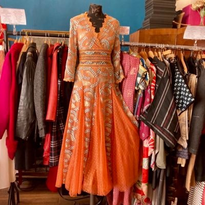 #Modern #Retro clothing in the ❤️ of historic #Cambridge. #Collab with #Fantasia #popup / local #vintage #fairs. Currently in #GrandArcade until 24 Jan👗🎩