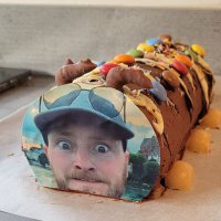 I think it's Alan Greive (@iamcraigdevine) 's Twitter Profile