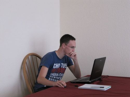 bimanus's profile picture. Rotterdammert - Jedi Badmintonnert - Muziekwaanzinnige - Sportfanaat - Kan heel goed zinloze feitjes onthouden - Wannabe Websitebouwert.