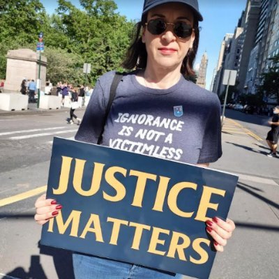 Lifelong smartass & accidental activist using her funny b**** powers for good #JusticeMatters #TeamJustice #FightingWordsDesigns