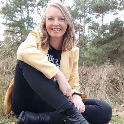 Schrijver van De Kleuren van de Zee (@BestofYABooks) en Vlinder (Van Goor). Leesmonster. Flierefluiter. MS. ADHD. She/her/🏳️🌈 https://t.co/ZJ1iZ6PwKj